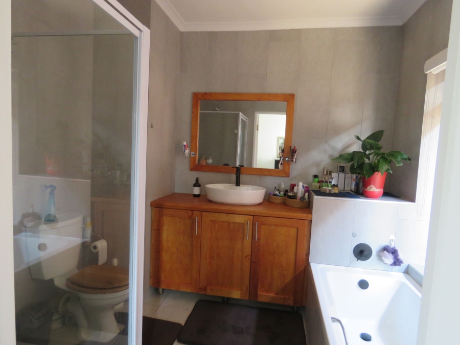 3 Bedroom Property for Sale in Seafield Eastern Cape